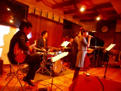 ジャズライブ　シーサイド・カプリ　JAZZライブ　食事会